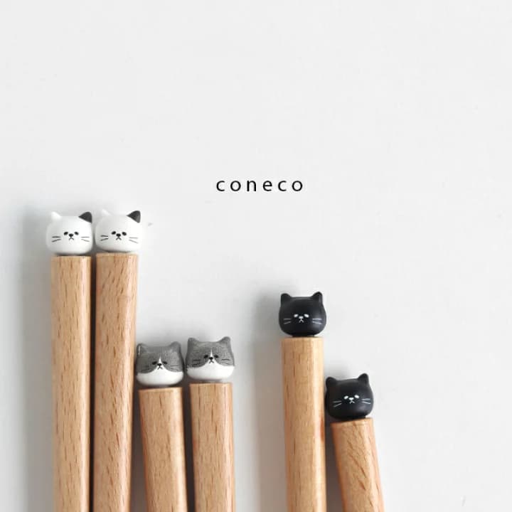 【楽天市場】coneco 箸(はし 猫 ねこ おしゃれ かわいい 木製 滑り止め 女性 男性 お箸 プレゼント 一膳 プチギフト 友達 母の日 父の日 新生活 贈り物 猫好き 動物 シンプル 天然木 カトラリー すべらない 食事 食卓 テーブルコーディネート)：FAVRAS／ファブラス　雑貨＆ギフト